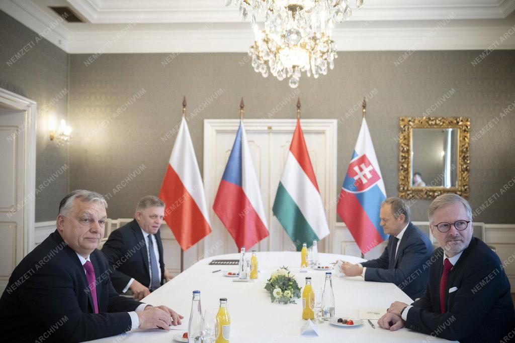 V4-csúcs Prágában