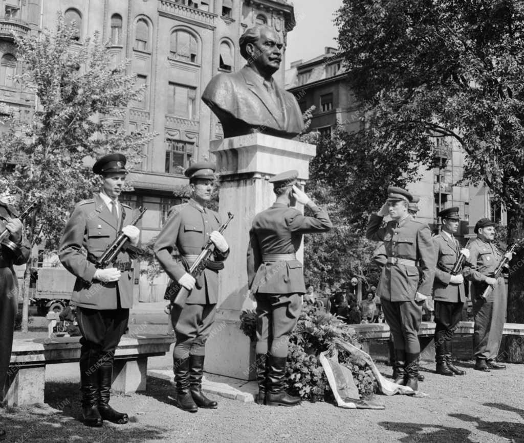 Belpolitika - Koszorúzás Bulgária nemzeti ünnepe alkalmából