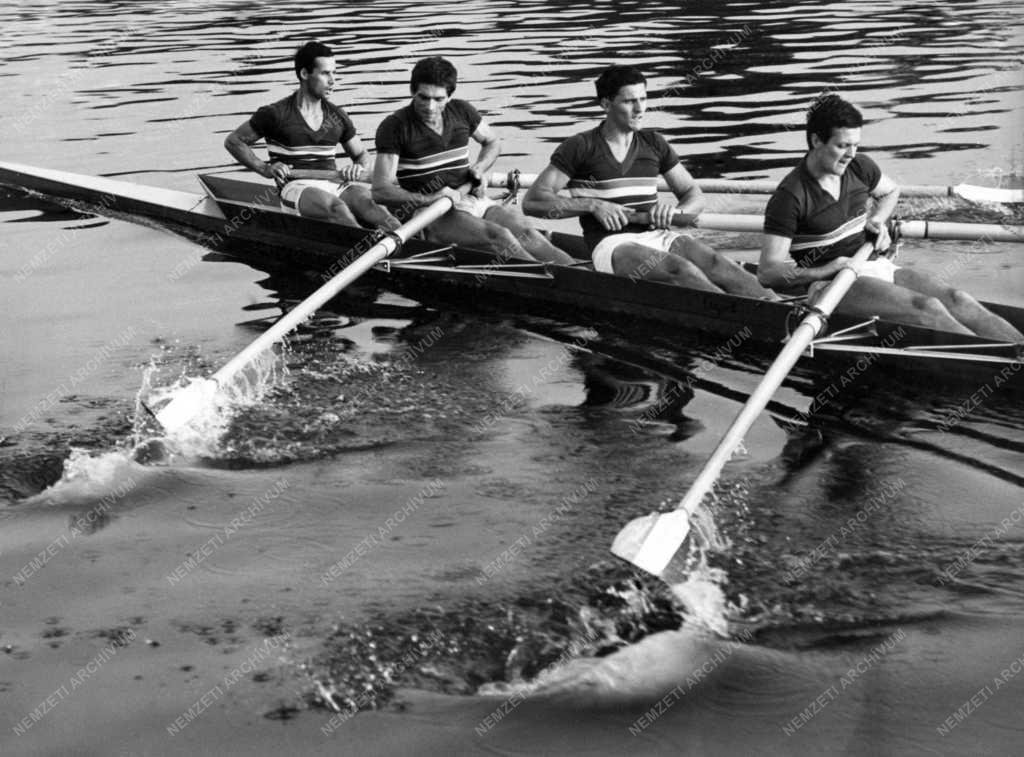 Sport - Evezős válogatott edzése