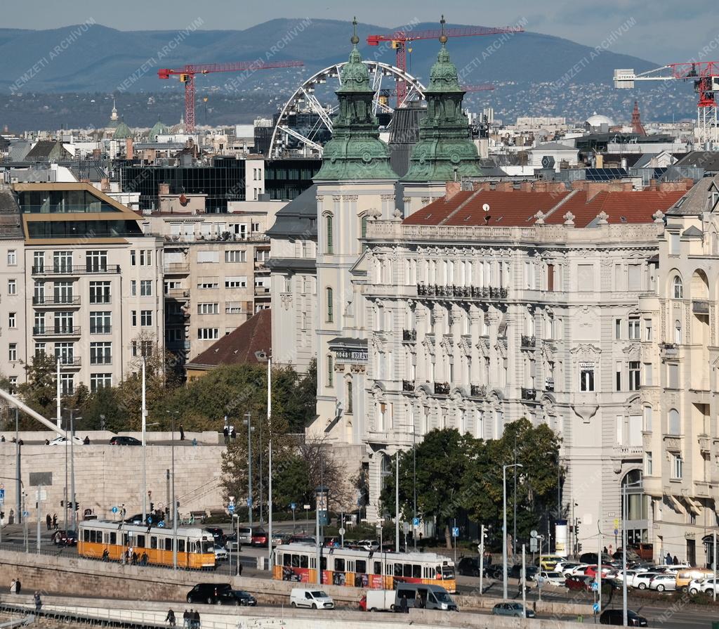 Városkép - Budapest - Belgrád rakpart