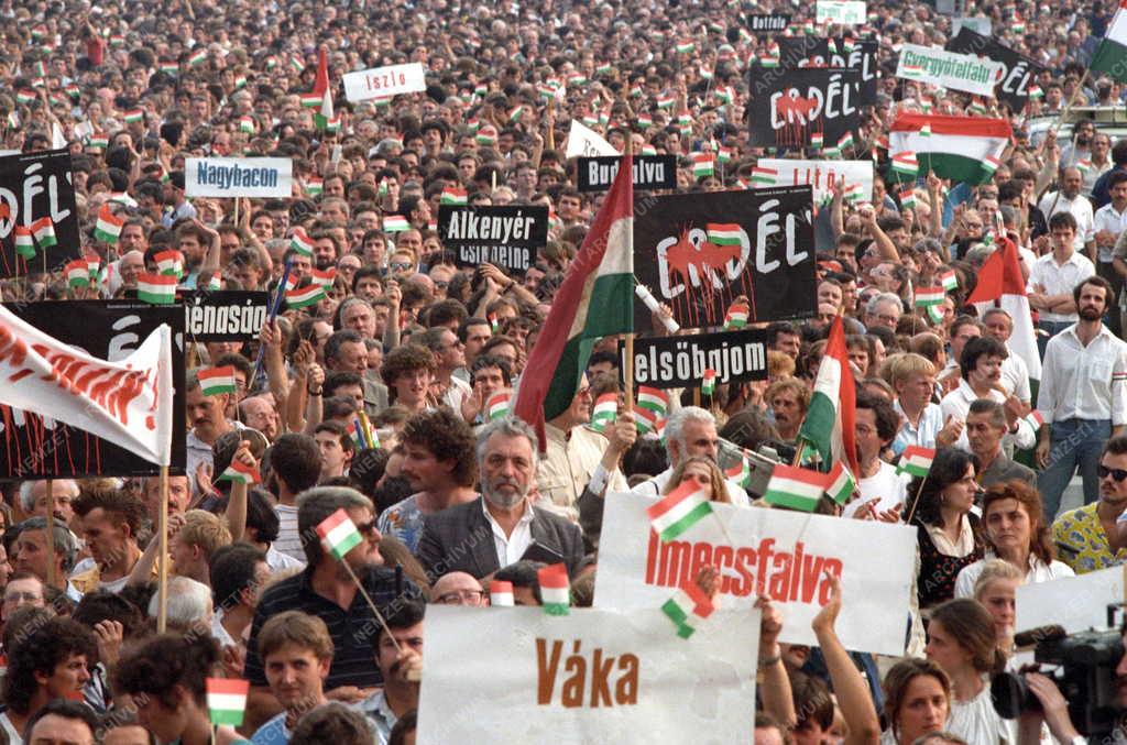 Belpolitika - Demonstráció Budapesten