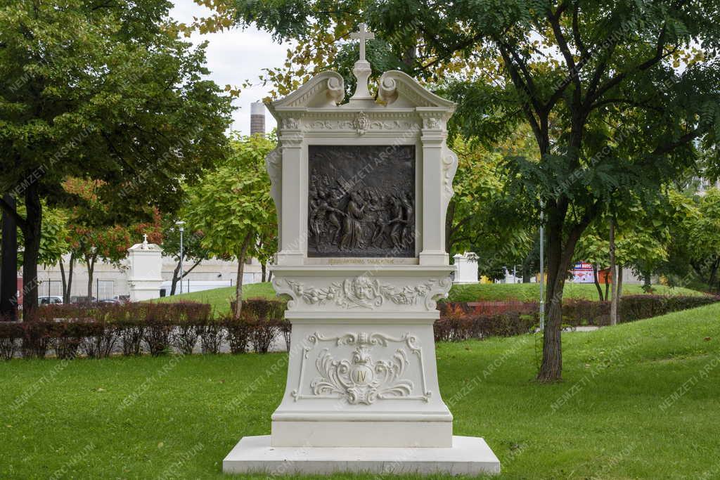 Emlékmű - Budapest - A keresztút stációi a Golgota téren