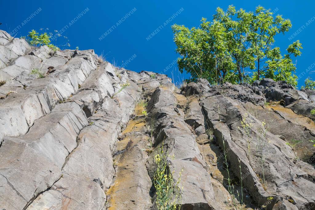 Geológia - Monoszló - Hegyestű Geológiai bemutatóhely