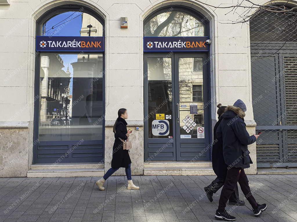 Pénzügy - Budapest - Takarékbank Zrt. fiókja