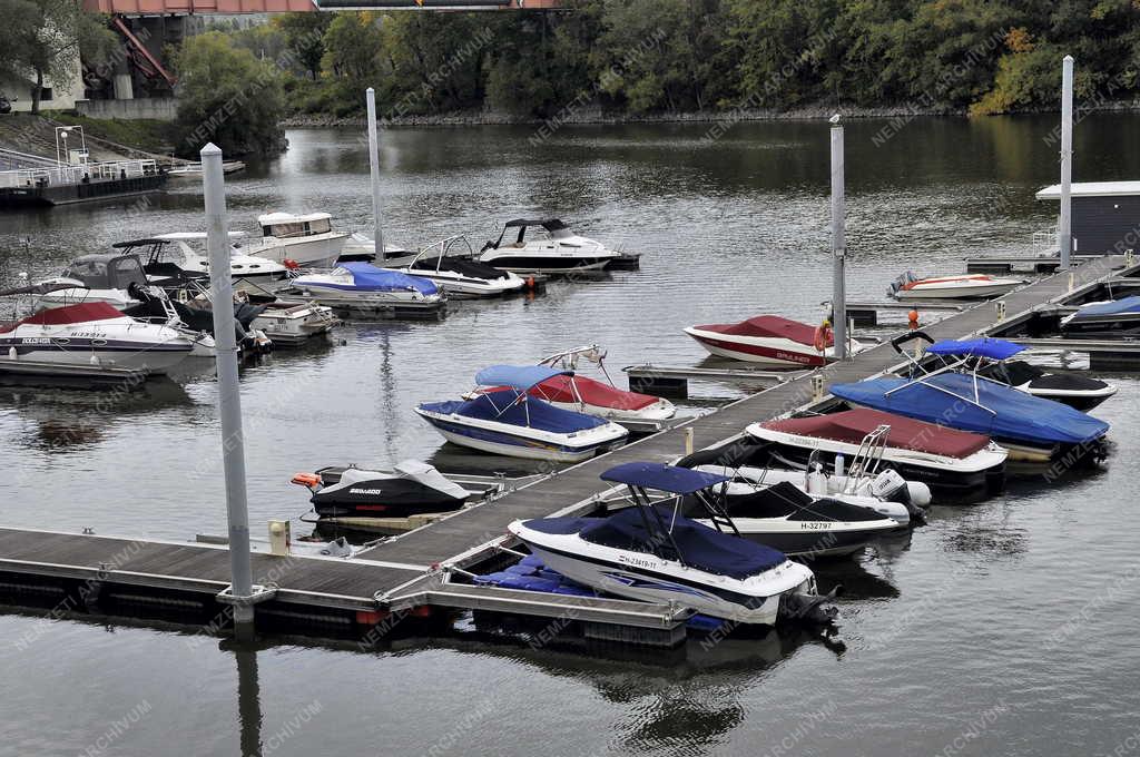 Közlekedés - Budapest - Prestige Yacht Club