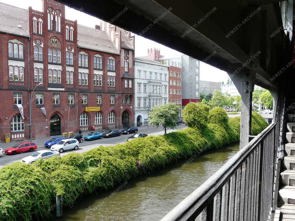 Berlin - A Landwehrkanal épületei