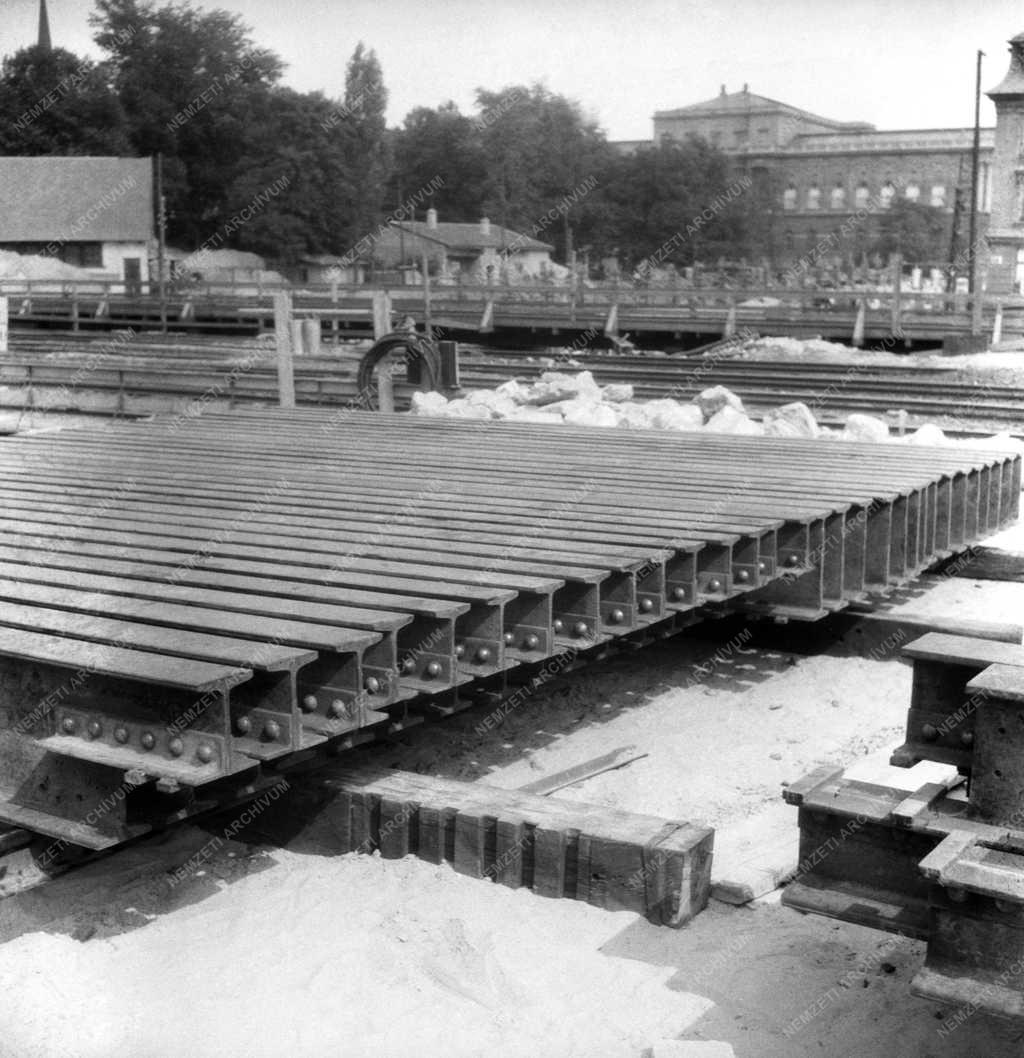 Közlekedés - Épül a Dózsa György úti aluljáró