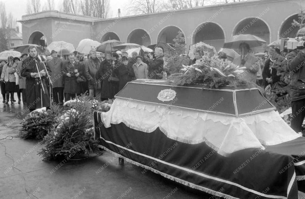 Halálozás - Jákó Vera magyar nóta énekes temetése