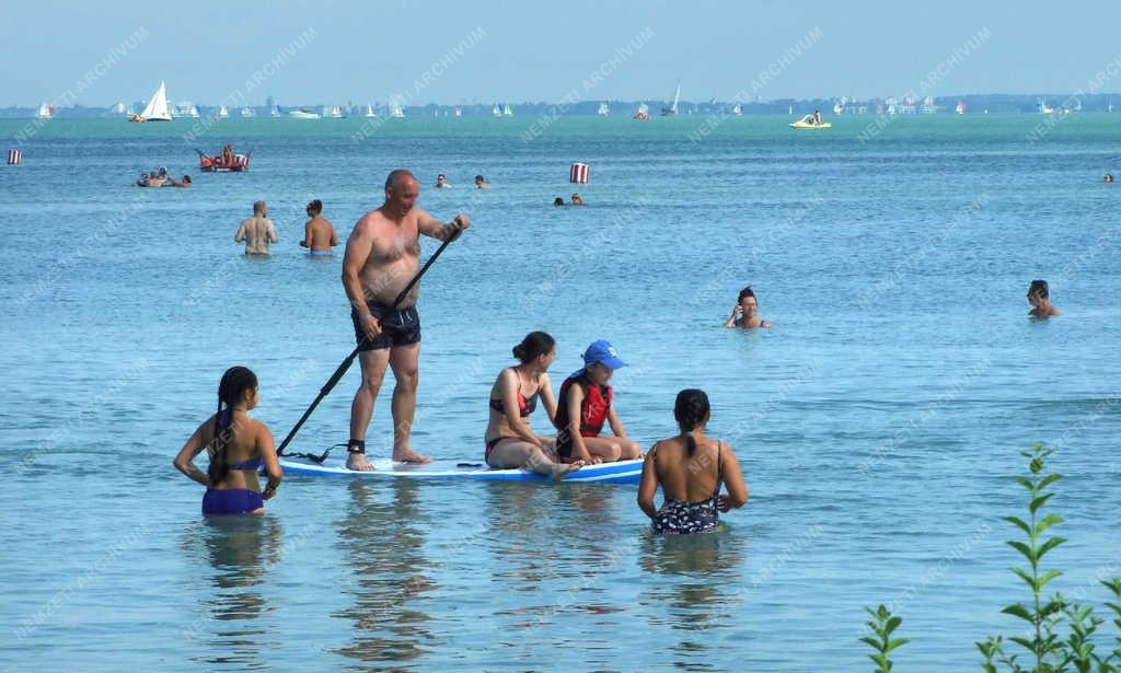 Szabadidő - Balatonfüred - SUP-ozók a Balatonon