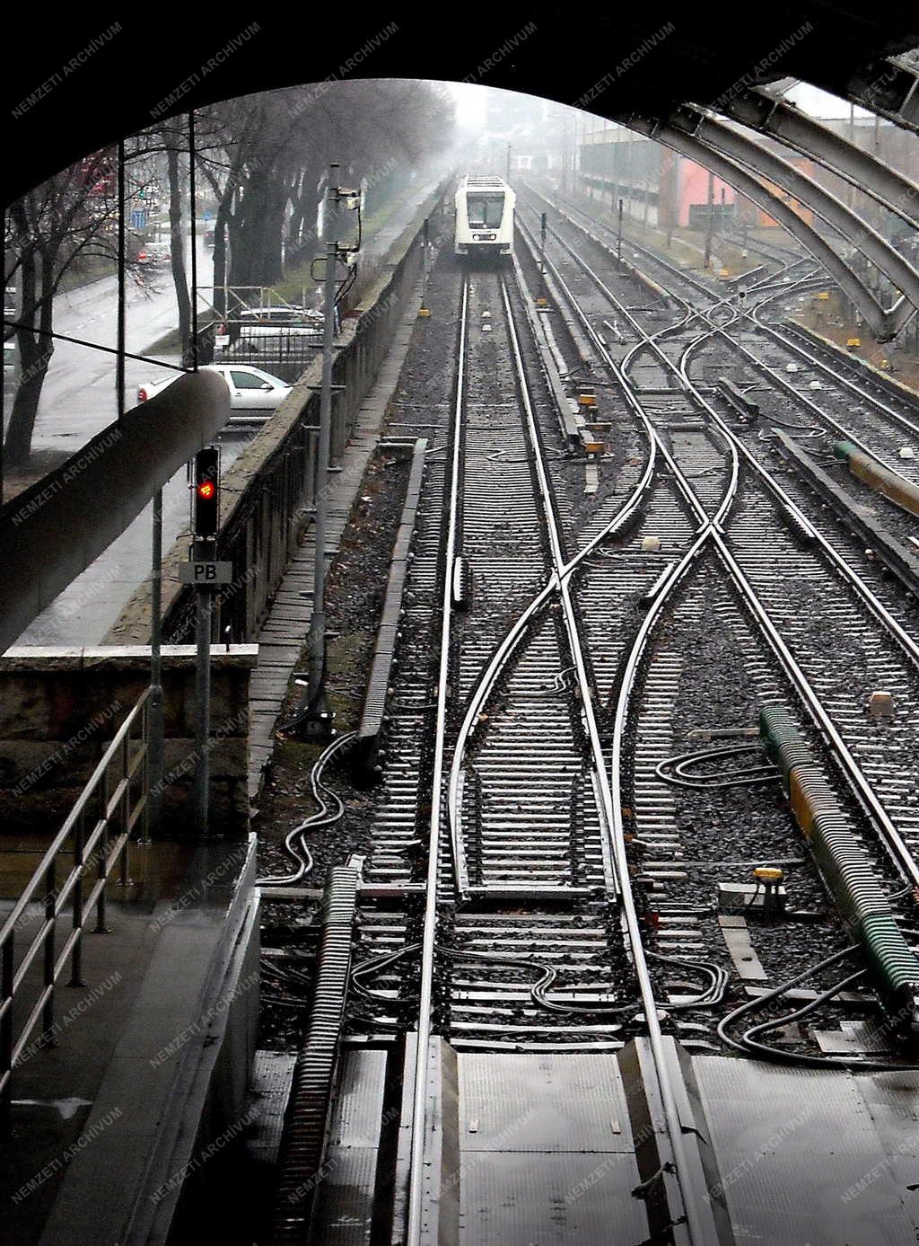 Közlekedés - Budapest - A kettes metró földfelszíni pályaszakasza