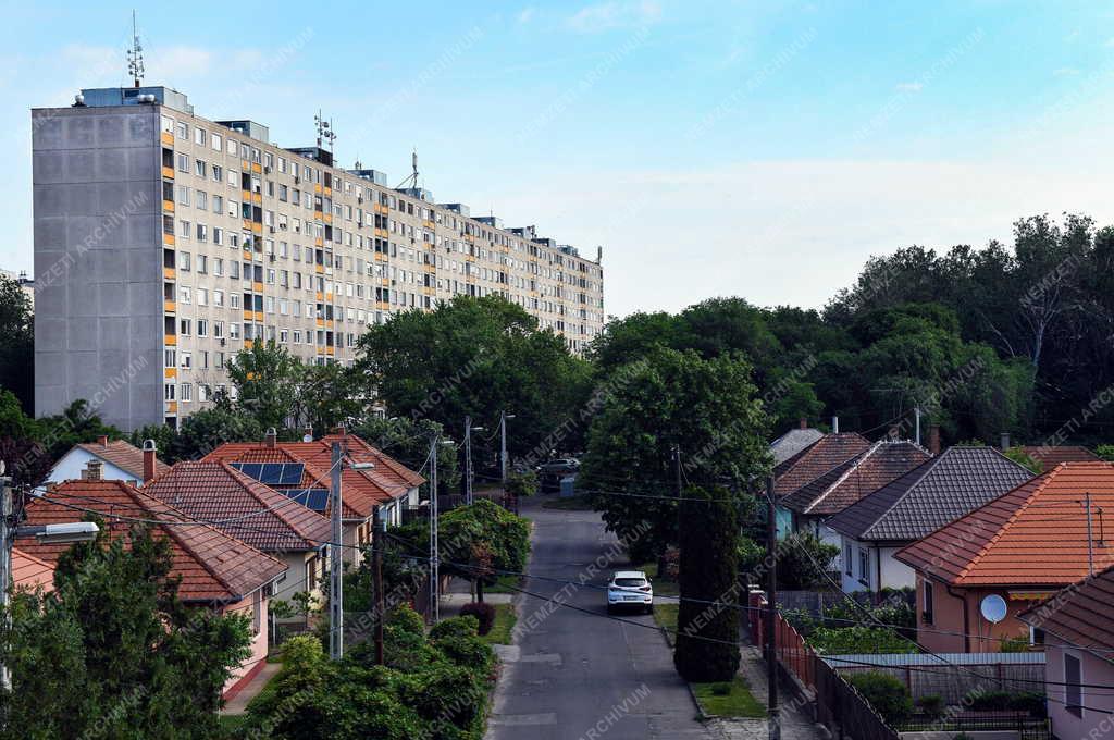 Városkép - Építészet - 50 éves a debreceni Dobozi lakótelep