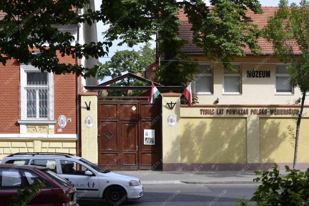 Kultúra - Budapest - Lengyel múzeum és levéltár Kőbányán