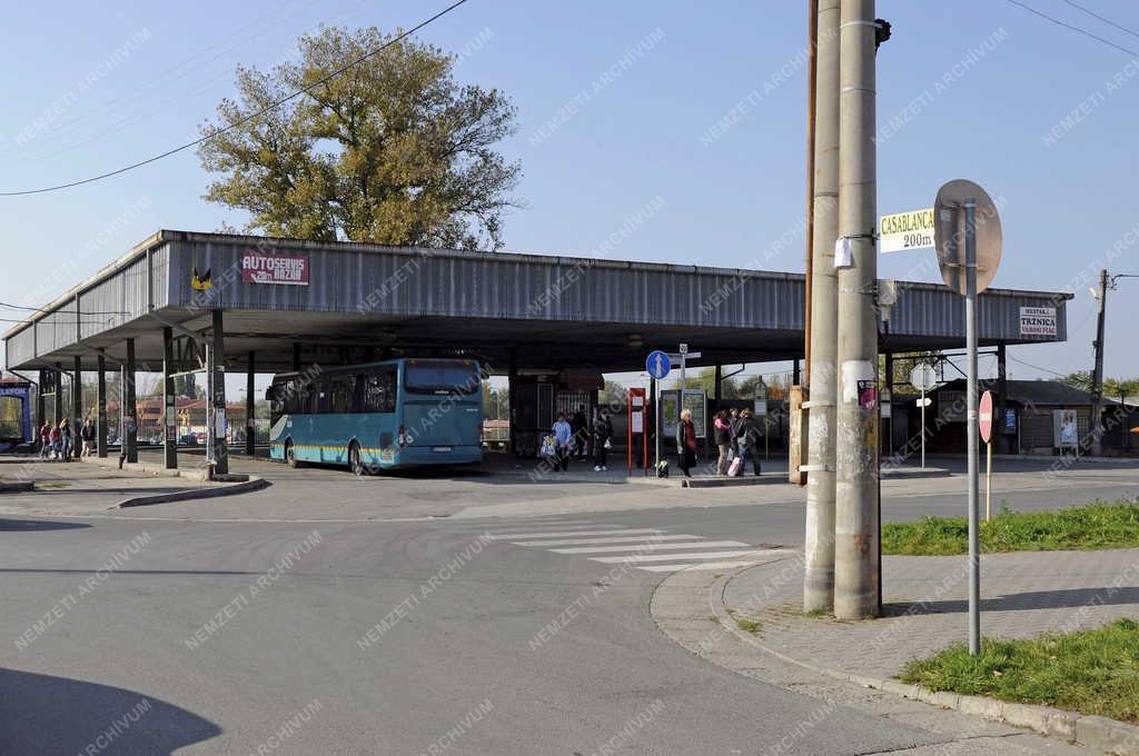 Táj, város - Stúrovo - Buszállomás