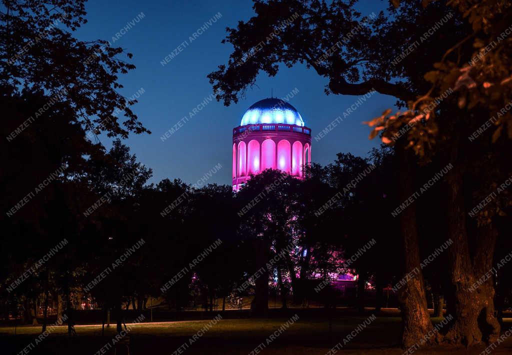 Városkép - Debrecen - Kivilágított víztorony