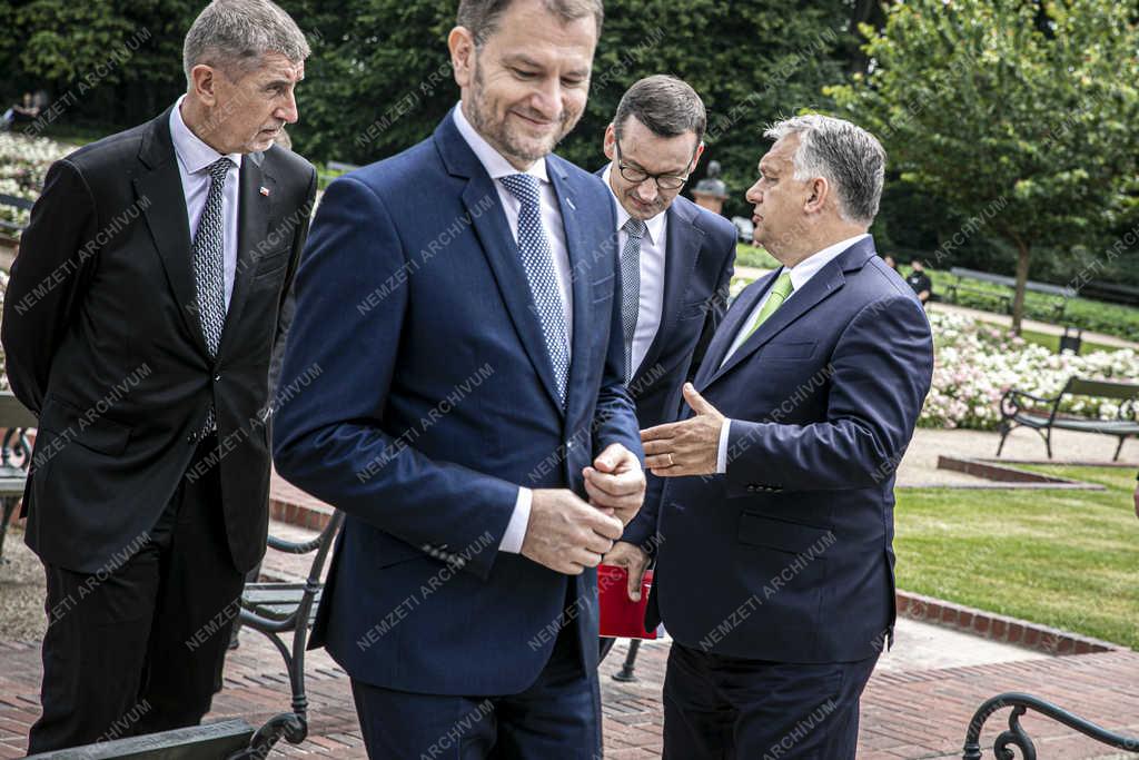 Orbán Viktor a V4-ek varsói csúcstalálkozóján