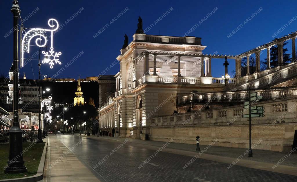 Esti városkép - Budapest - Várkert Bazár 