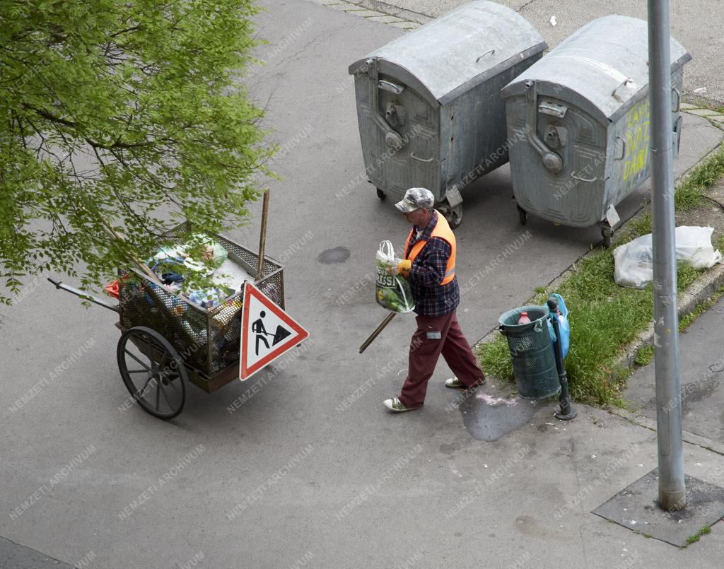 Szolgáltatás - Budapest - Utcaseprő