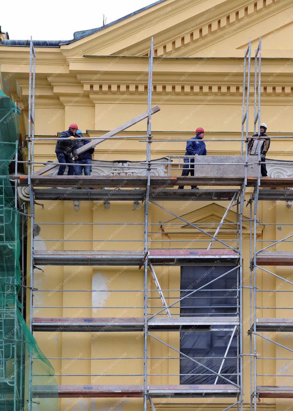 Felújítás - Debrecen - Elkezdődött a Nagytemplom felújítása