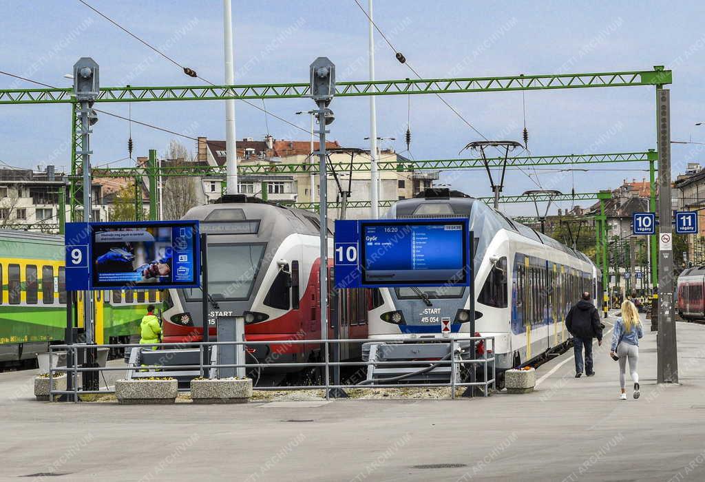 Közlekedés - Budapesti Déli pályaudvar