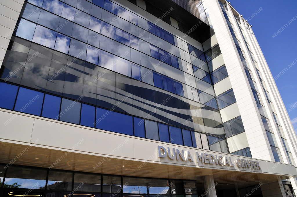 Egészségügy - Megnyitott a Duna Medical Center magánkórház a Duna-parton