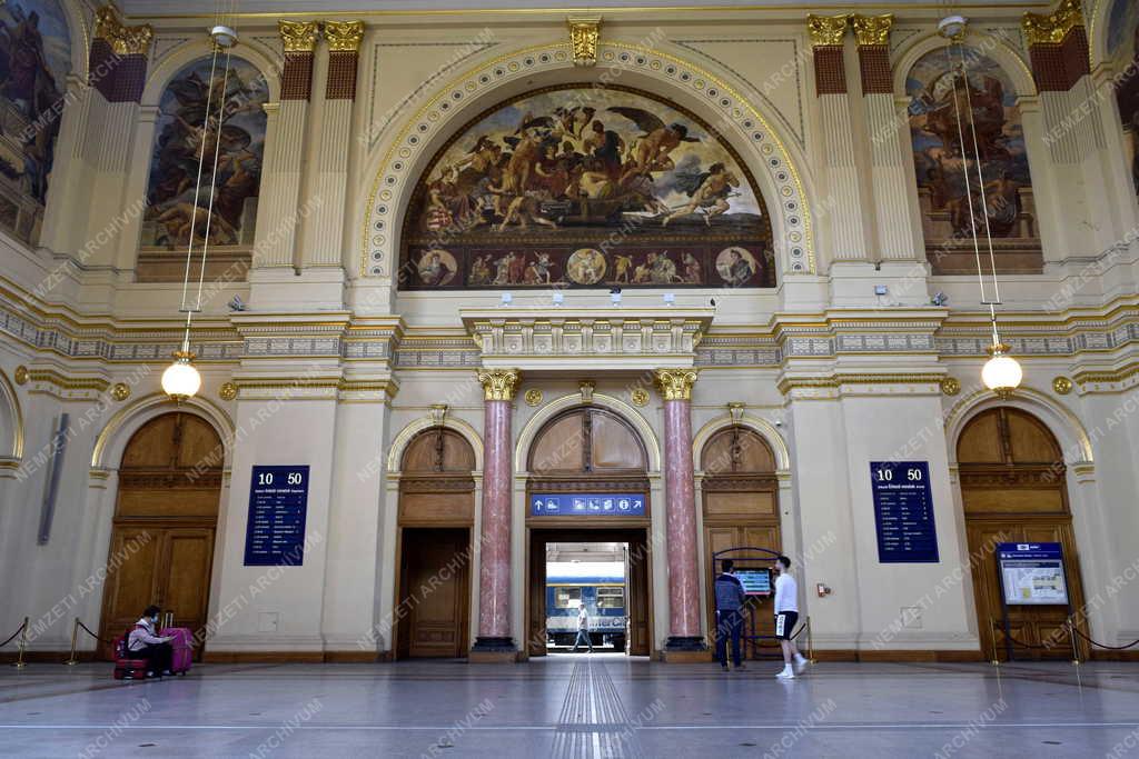 Közlekedés - Budapest - A Keleti pályaudvar  