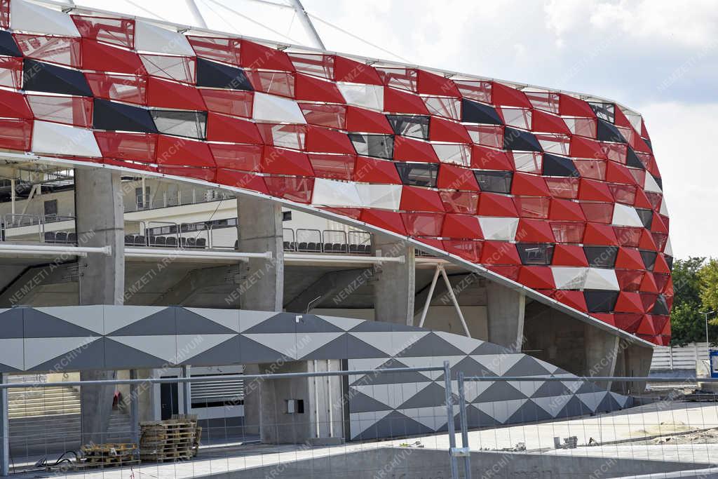 Építőipar - Budapest - Épül a Bozsik Stadion 