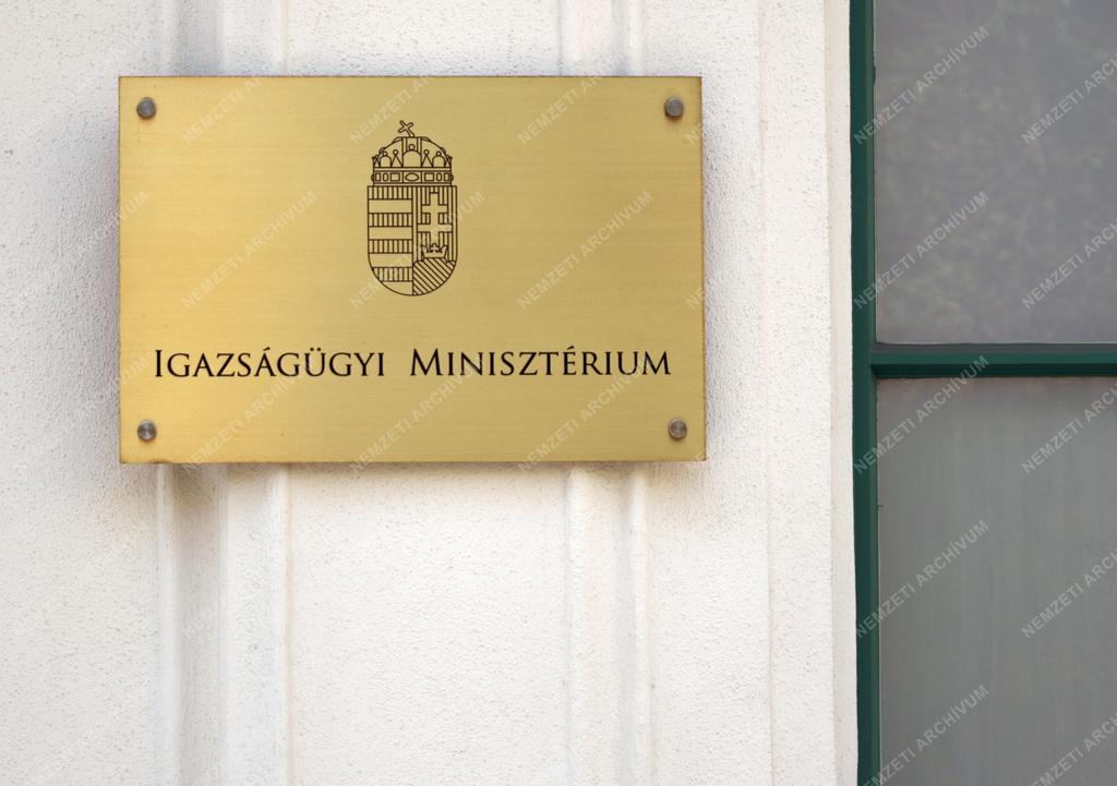 Közigazgatás - Budapest - Igazságügyi Minisztérium