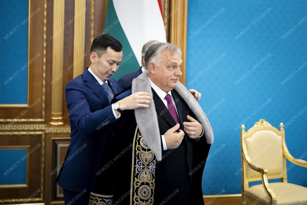 Orbán Viktor Kazahsztánban 