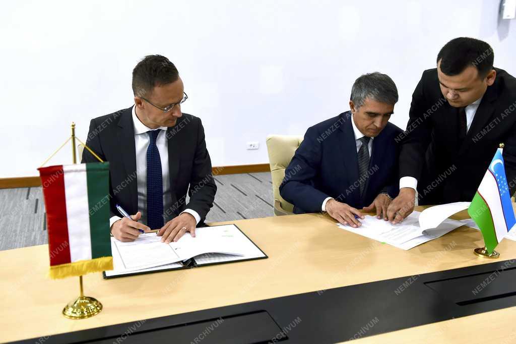 Szijjártó Péter Asztanában