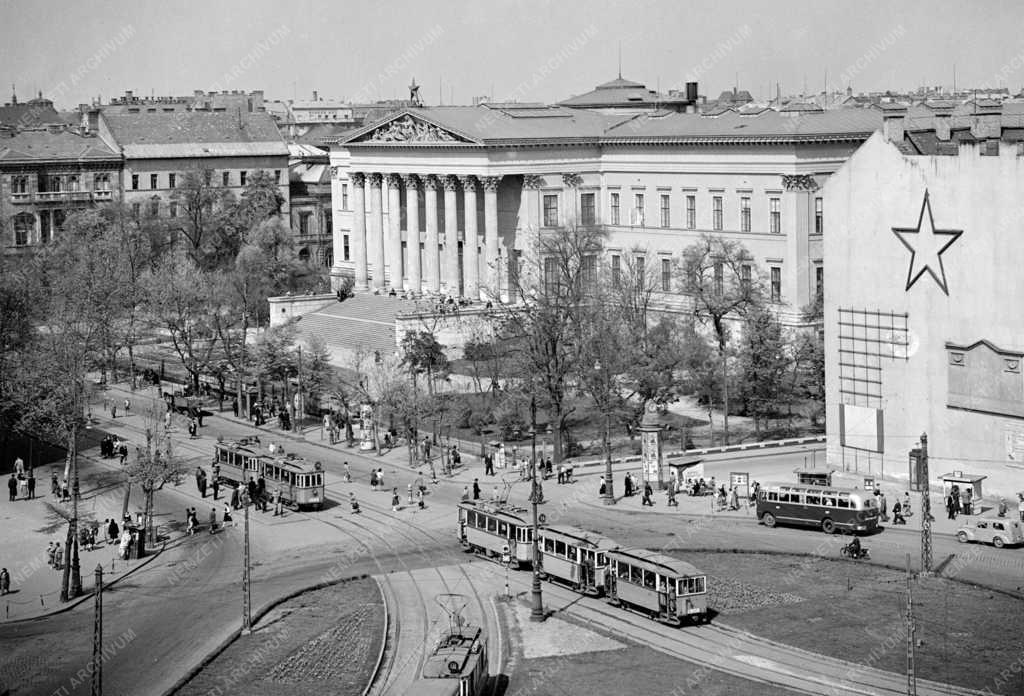 Városkép - Nemzeti Múzeum