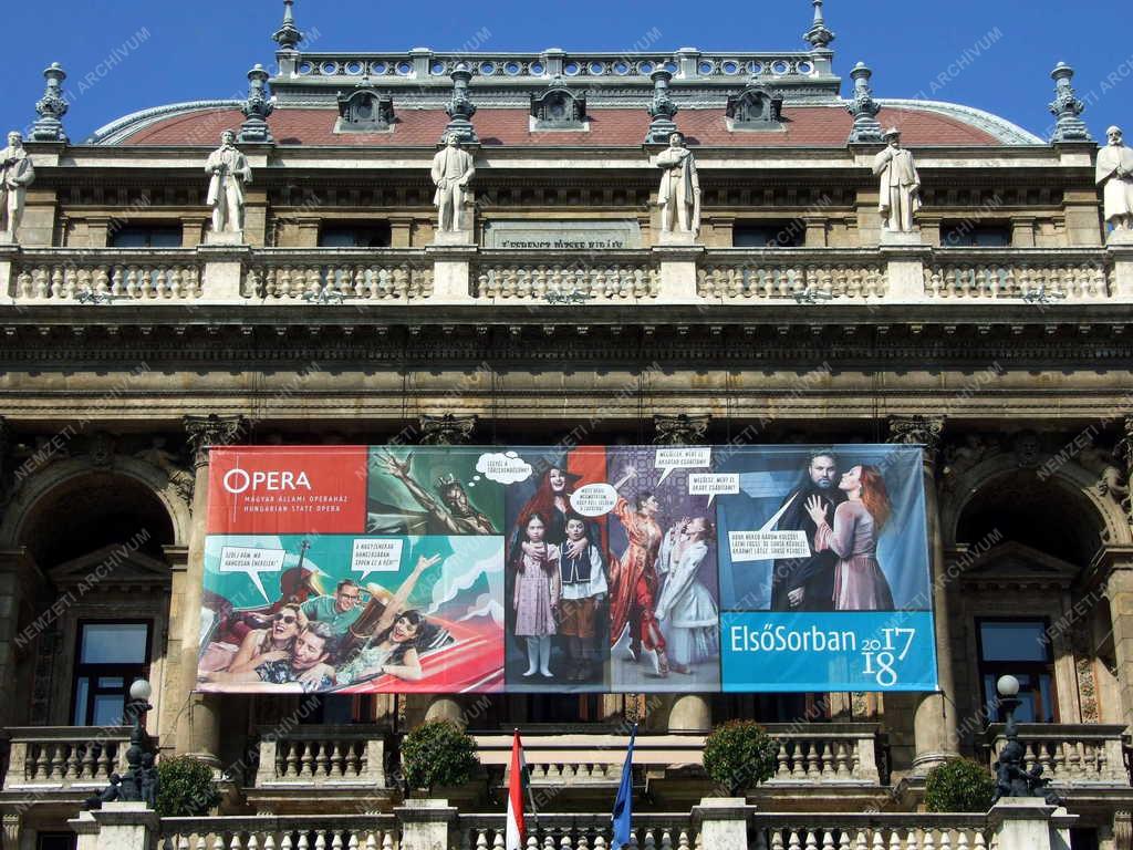 Városkép - Budapest - Az Operaház épületének homlokzata
