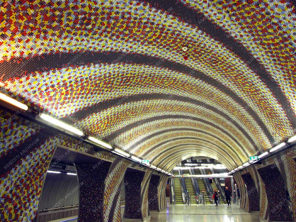 Közlekedés - Budapest - A 4-es metró Szent Gellért téri állomása