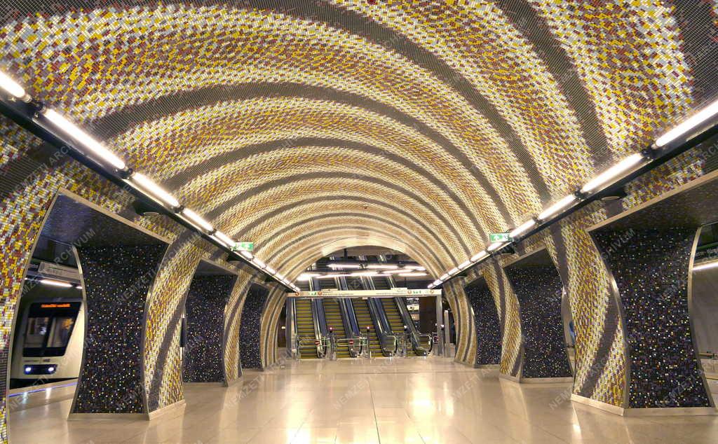 Közlekedés - Budapest - Az M4 metró Szent Gellért téri állomása