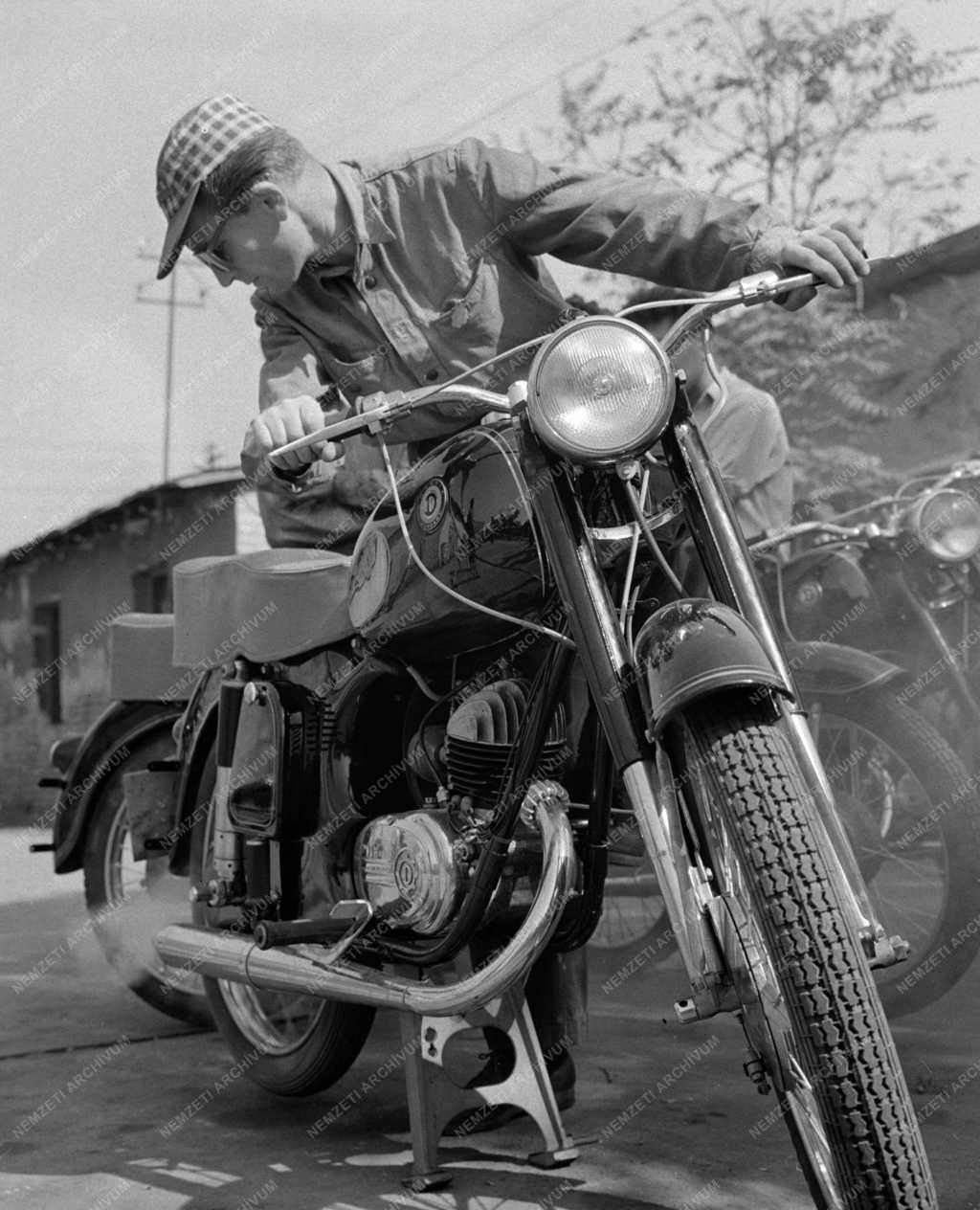 Járműipar - Danuvia motorkerékpár