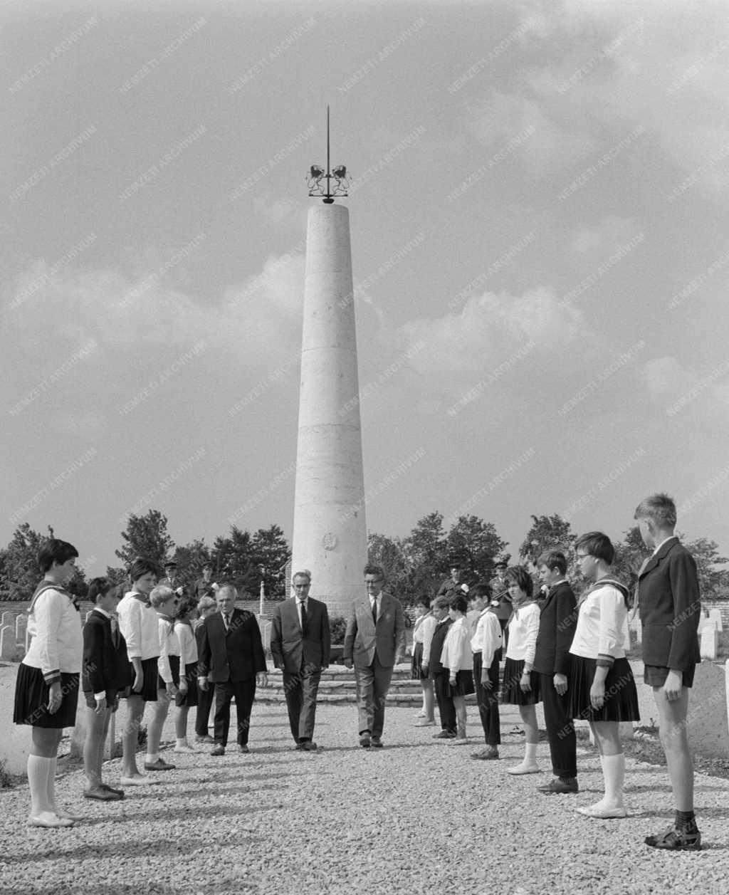 Emlékezés - Koszorúzás a harkányi Bolgár hősök emlékműnél