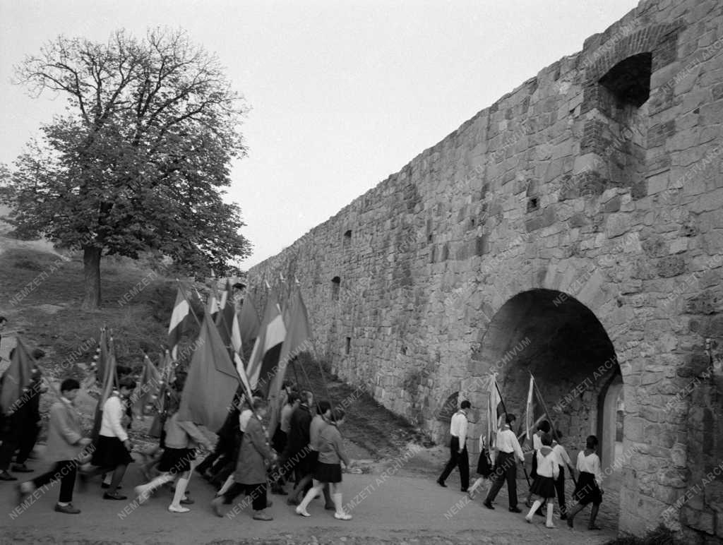 Évforduló - Egri úttörők emlékeznek a várvédők 1552. évi győzelmére