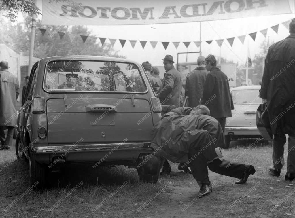 Ipar - Járműipar - Autó a BNV-n