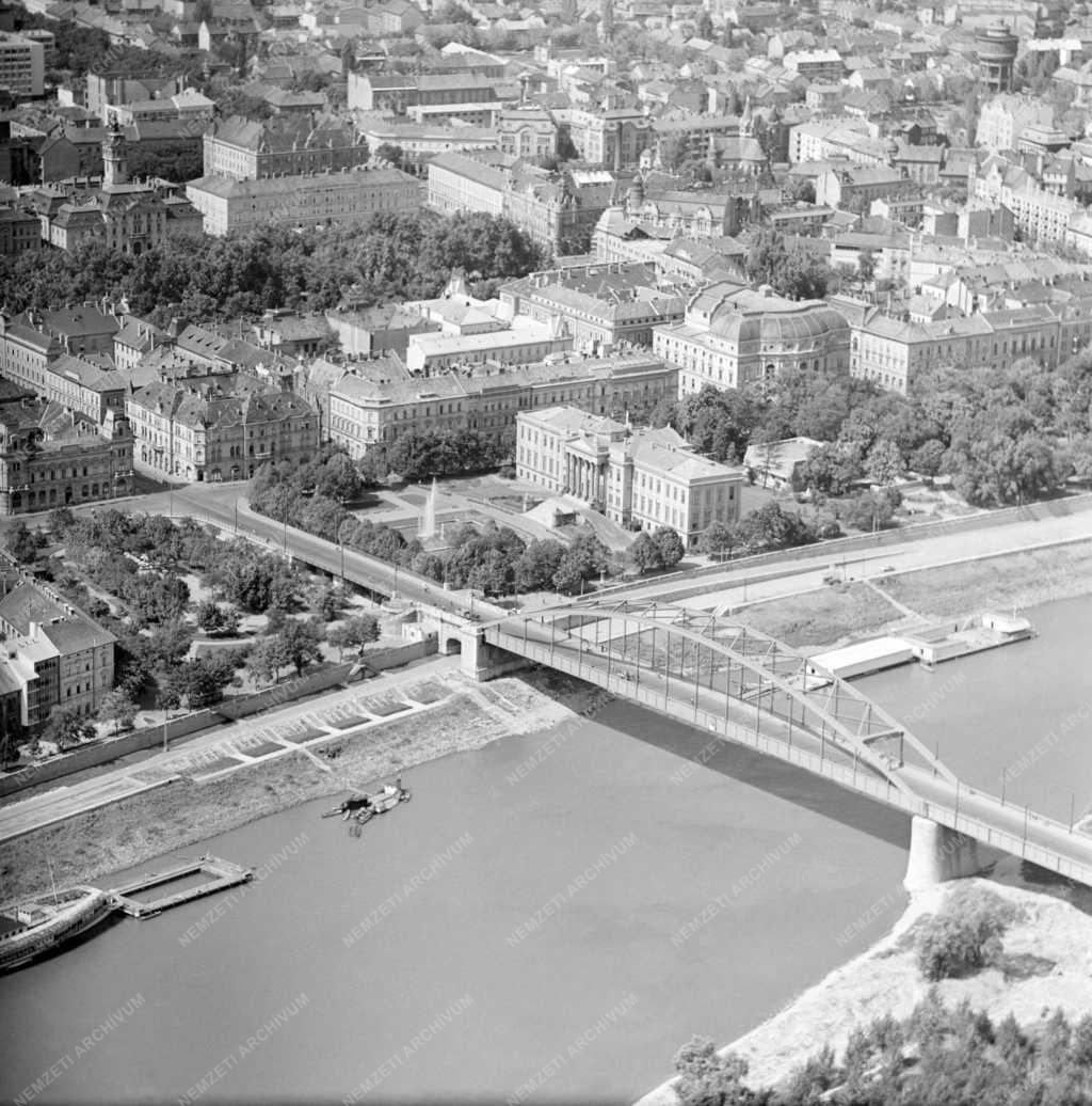 Városkép-életkép - A szegedi Tisza-part