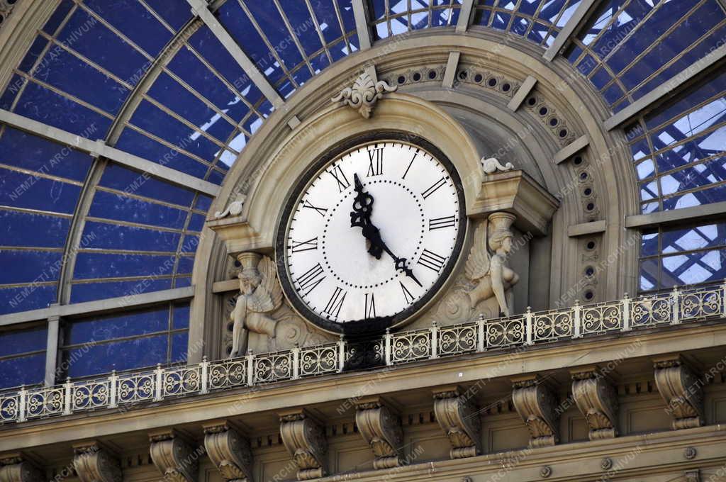 Városkép - Közlekedés - Budapest - Keleti pályaudvar