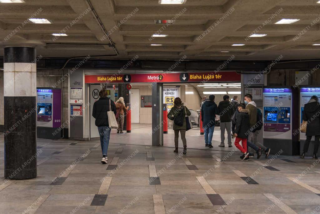 Városkép - Budapest - Blaha Lujza téri metróállomás