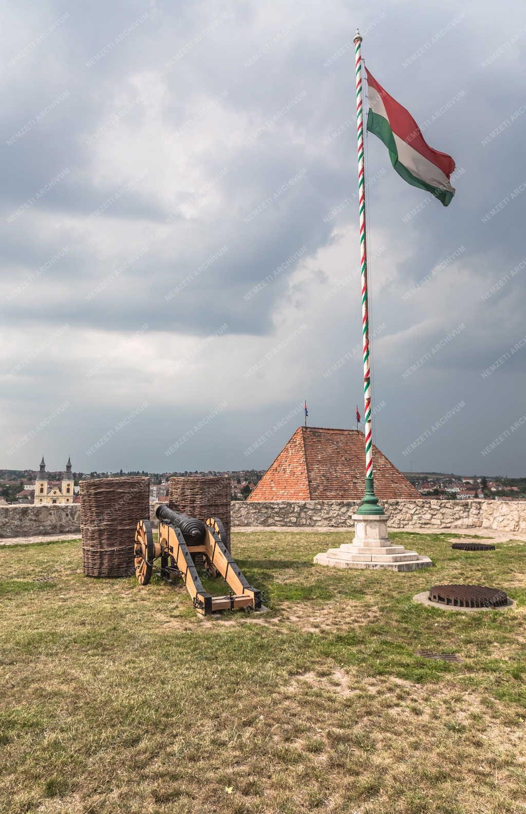 Műemlék - Eger - Tábori ágyú