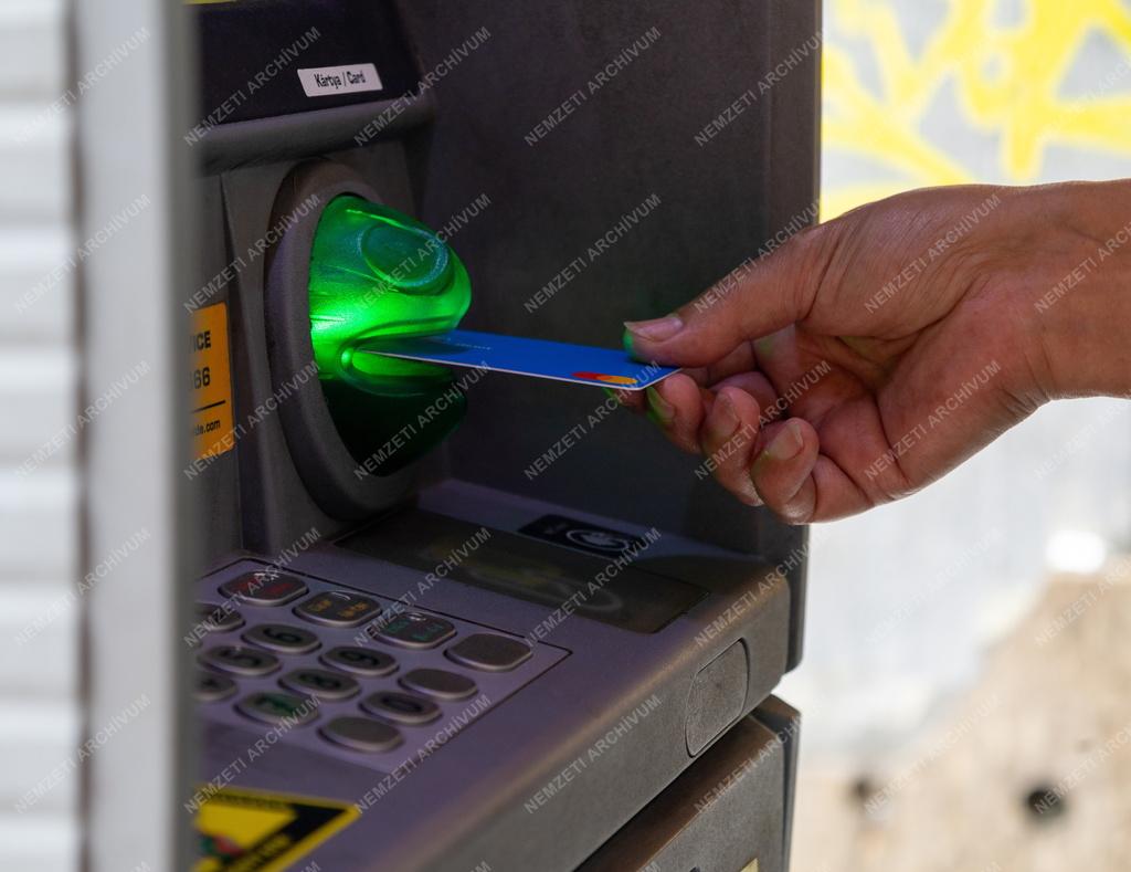 Pénzügy - Budapest - Bankautomata