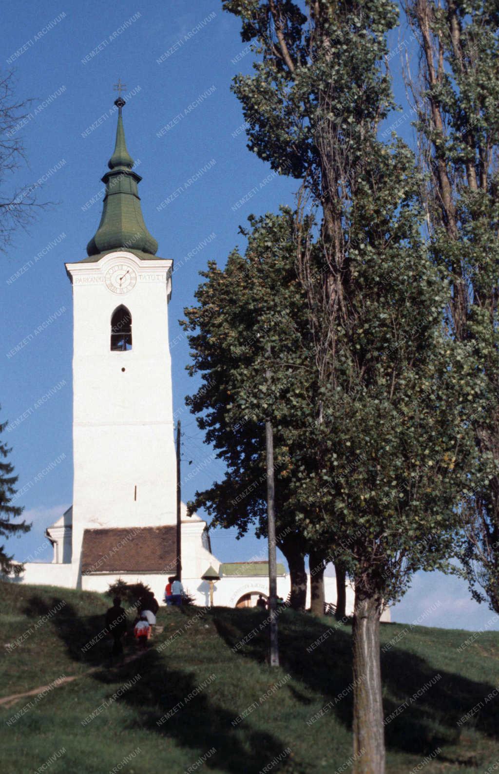 Erdély - Műemlék - A gyergyószárhegyi erődtemplom