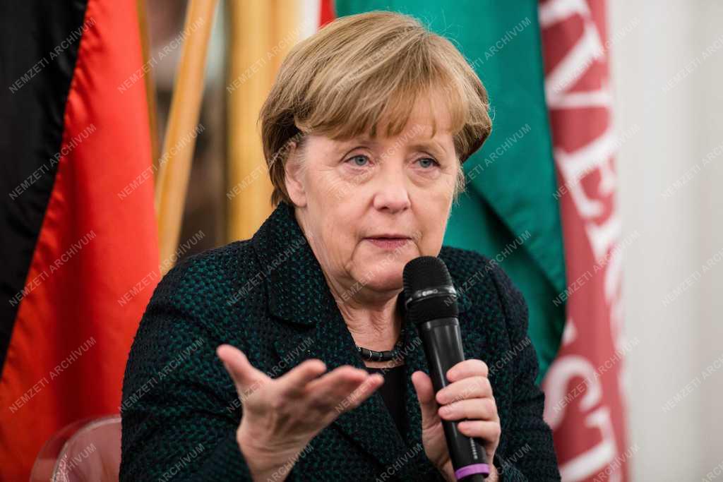 Merkel Budapesten - A német kancellár az Andrássy egyetemen