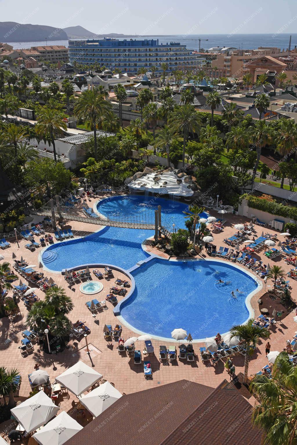 Turizmus - Playa de la Americas - Best Tenerife Hotel strandja