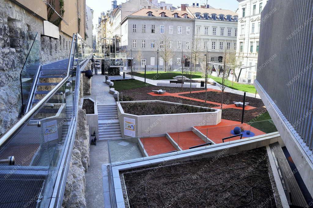 Városkép - Szabadidő - Budapest - Új közpark, a Bástya park a belvárosban