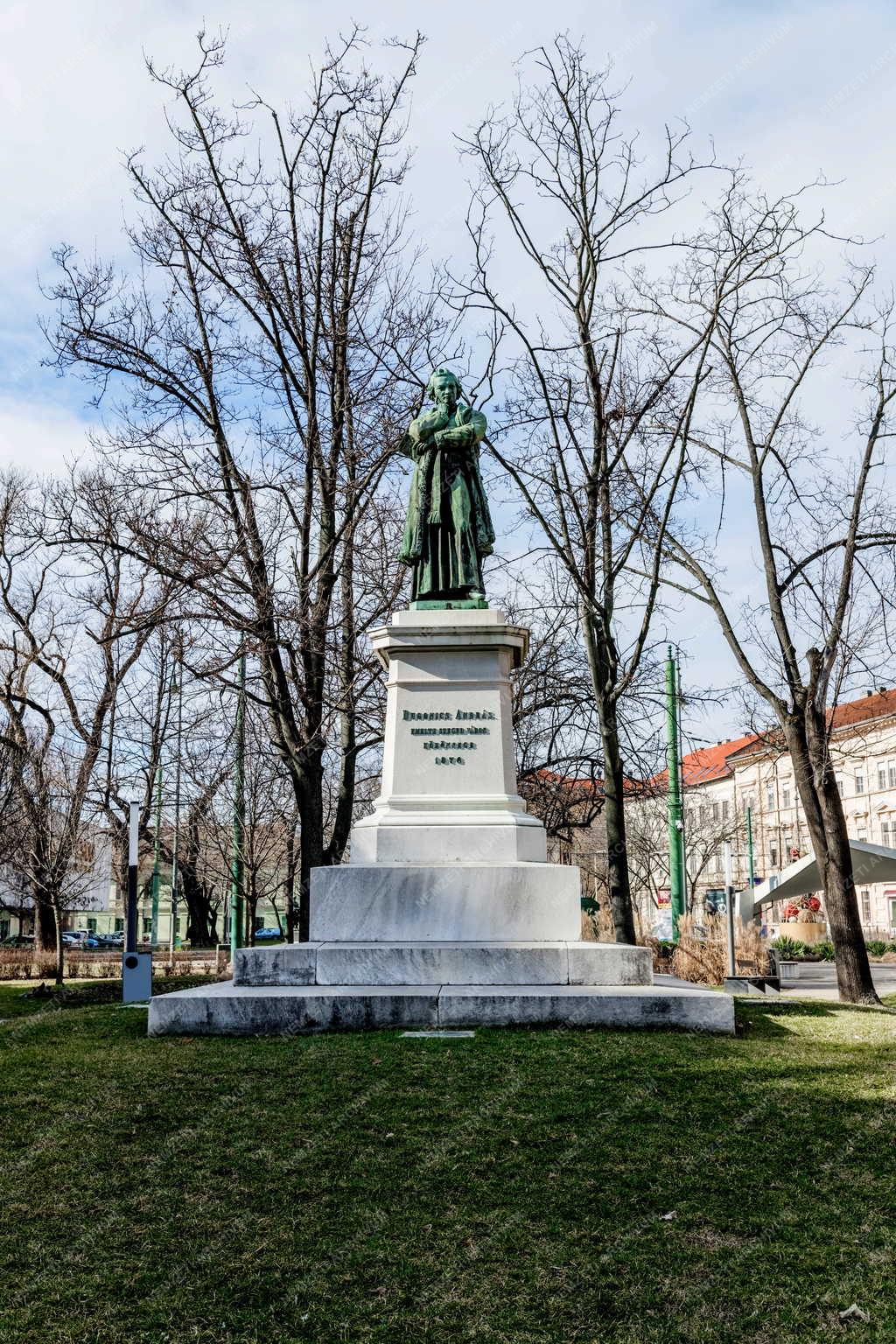 Városkép - Szeged - Dugonics András-emlékszobor