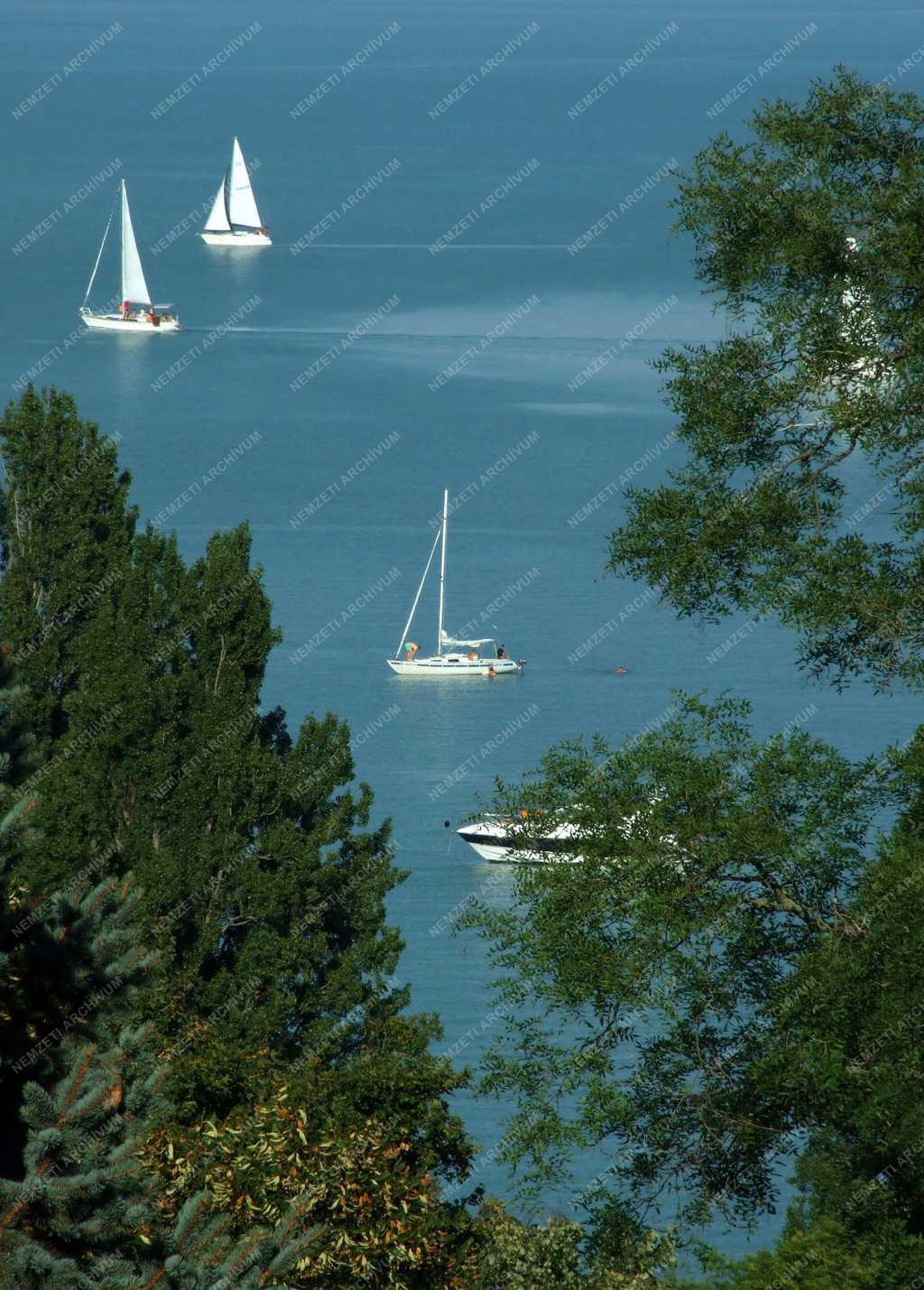 Tájkép - Tihany - Vitorlások a Balatonon