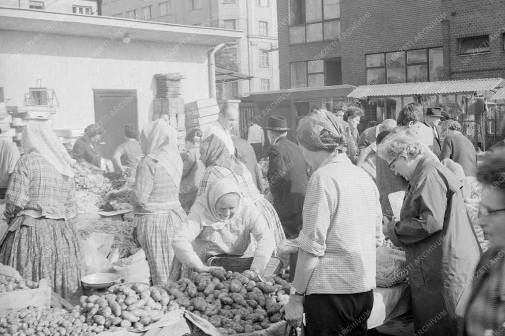 Városkép-életkép - A Garay téri piac