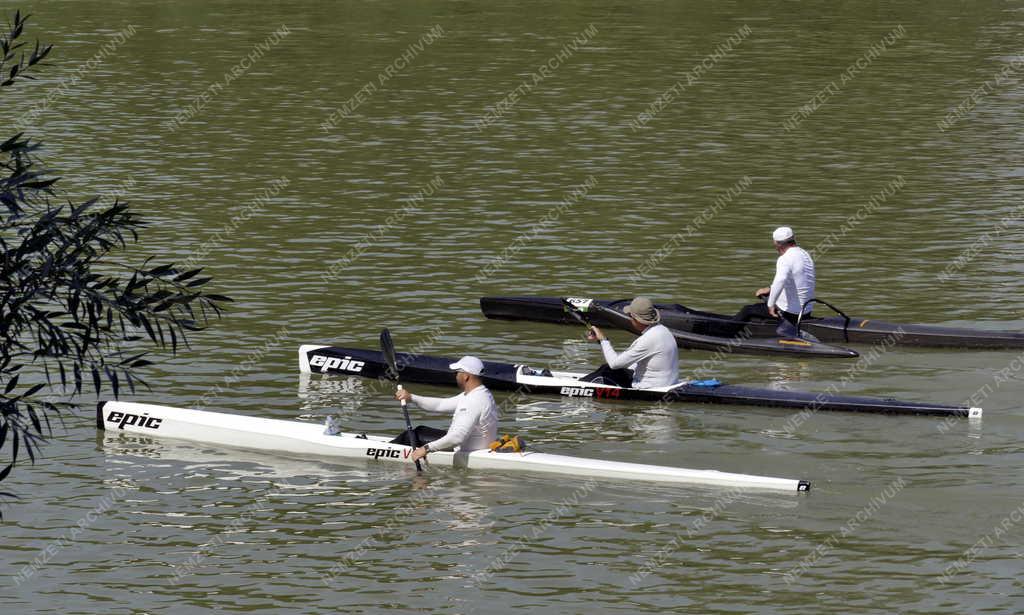 Sport - Szabadidő - Kajak edzés a Lágymányosi-öbölben